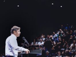 Kicillof convocó a los 135 intendentes para analizar el impacto del plan económico de Milei