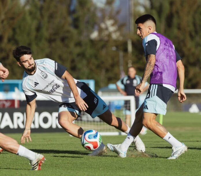 El jugador número 11: la pieza que busca Scaloni para reemplazar a Di María en la selección para el Mundial