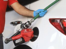 El precio de los combustibles subió el doble que la inflación en los últimos 12 meses