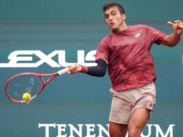 Román Burruchaga consiguió uno de los mejores triunfos de su carrera y dio otro paso en Houston