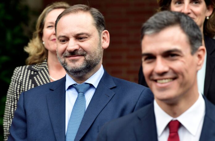 Empieza el juicio por corrupción contra un exministro de Pedro Sánchez que sacude al gobierno español