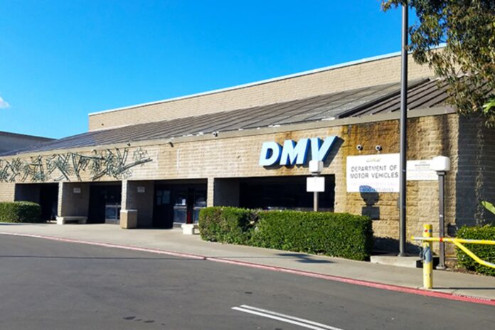 Ya rige en California: el cambio del DMV que obliga a miles de empleadores a hacer este trámite solo por internet