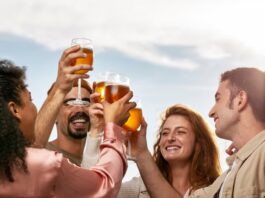 Un nutricionista detalló cuál es la bebida alcohólica que causa más resaca y cómo influye el color – Clone