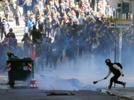 Un analista internacional explicó en detalle cuáles son las dos salidas urgentes para la crisis en Bolivia