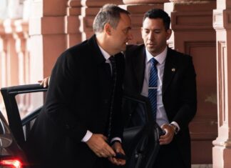 El peronismo en el Senado se sumó a la ofensiva contra Adorni: exigen su remoción del cargo