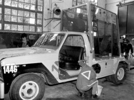 La grúa que usó Juan Pablo II como Papamóvil en su viaje relámpago a la Argentina durante la Guerra de Malvinas