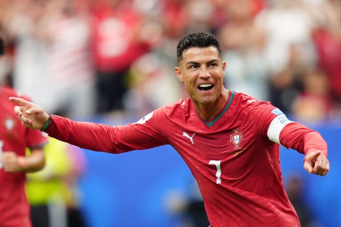 Cristiano Ronaldo anotó sus dos primeros goles y también hace historia en el Mundial donde Messi rompe récords
