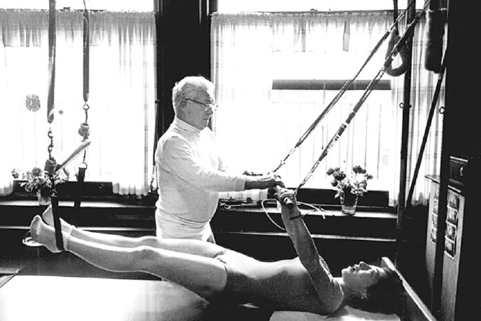Joseph Pilates, creador del método de entrenamiento: “Sería un grave error pensar que sólo con hacer ejercicio es suficiente”