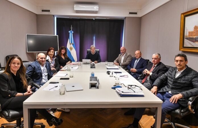 Caputo busca cerrar las modificaciones al proyecto de Inocencia Fiscal