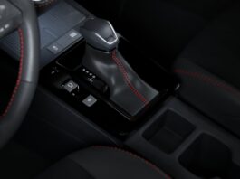 La insólita idea de Toyota para que manejar un eléctrico se sienta como un auto manual
