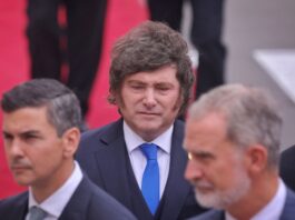 El DNU de Milei contra los extranjeros despertó críticas de abogados constitucionalistas y rechazo en la oposición