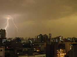 Volvió la lluvia al AMBA y rige una alerta naranja: las provincias afectadas y dónde podría caer granizo