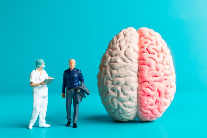 ¿Caminás rápido o lento? Neurólogos explican cuál de las dos velocidades puede ser una señal de alerta