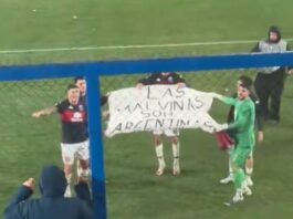 Los jugadores de Tigre mostraron una bandera de Malvinas idéntica a la de la selección argentina en el Mundial