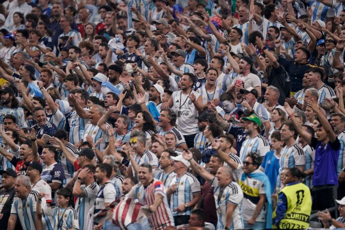 Argentina a cuartos de final del Mundial: el grito sagrado estalló de Atlanta al Obelisco