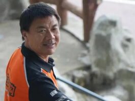 Tiene 56 años, trabaja como delivery y acaba de ganar el máximo premio literario de China