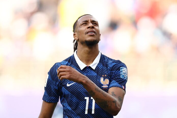 Tras el indulto a Balogun, Francia le pidió a la FIFA que anule la amarilla que le sacaron a Olise contra Paraguay