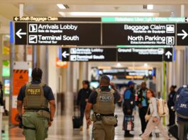 El enunciado del DHS por el ICE en aeropuertos: “Indocumentados no podrán volar, salvo para autodeportarse”