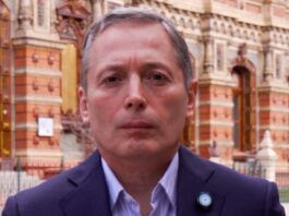Fernando Gray presentó una acción de amparo por la privatización de AySA
