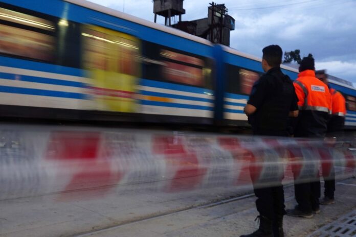 Una mujer murió al ser arrollada por una formación del tren Sarmiento en Flores