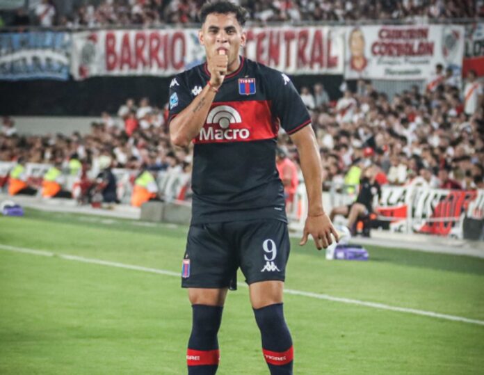 David Romero ya viajó a Italia para convertirse en refuerzo del Parma