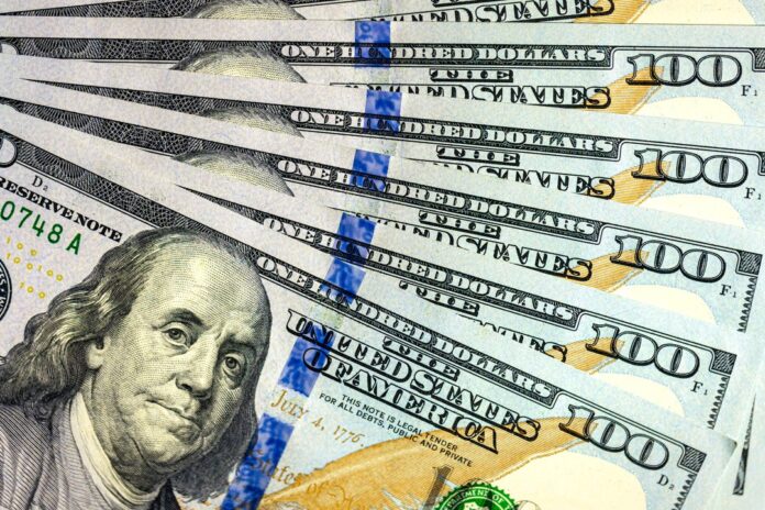 ¿A cuánto cerró el dólar oficial en el primer día hábil de agosto?
