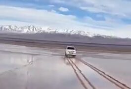 Entró con una camioneta a la Pampa del Leoncito y provocó un daño que podría tardar 100 años en recuperarse