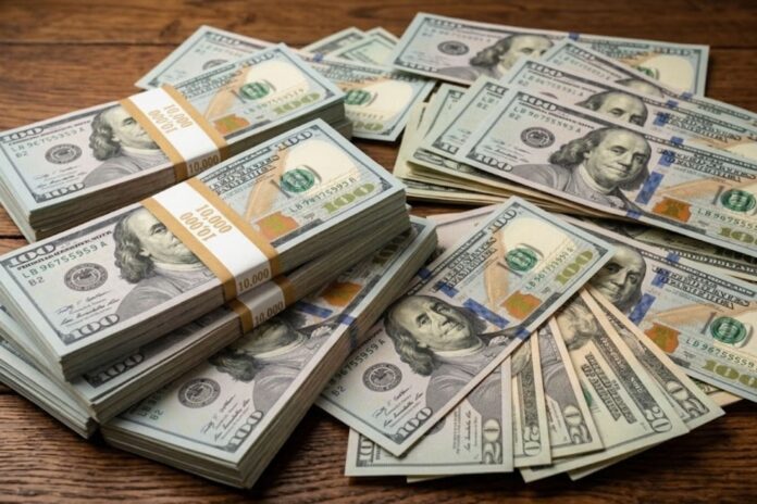 Dólar hoy y dólar blue, EN VIVO: a cuánto cotiza el oficial y cuál es el precio del paralelo este martes 4 de agosto, minuto a minuto