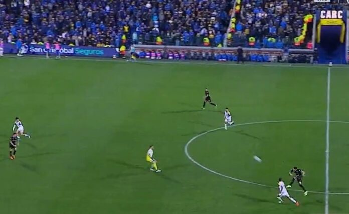 El golazo desde la mitad de cancha de Aldosivi ante Rosario Central