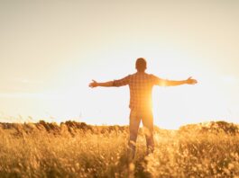 Tony Robbins, experto en crecimiento personal: “La única manera de sentir gratitud es salir de vos mismo y notar gracia en tu vida y en los demás”