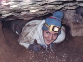 Por un error quedó atascado en una cueva, lucharon 27 horas para salvarlo y aún hoy su cuerpo no puede ser recuperado