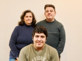 “No querían separarse”: la decisión de cinco hermanitos que le cambió la vida a tres parejas que esperaban adoptar
