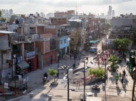 El 60 por ciento de los habitantes de barrios populares está endeudado