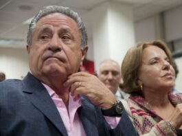 Un custodio de Eduardo Duhalde se enfrentó a los tiros con motochorros que asaltaron a un vecino en Lomas de Zamora