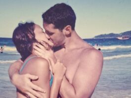 Parecía un amor sin futuro, pero un día de playa él hizo algo por ella que dejó a todos sin palabras: “No podíamos creerlo”
