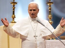 ¿Es feriado el lunes 9 de noviembre por la visita del papa León XIV?