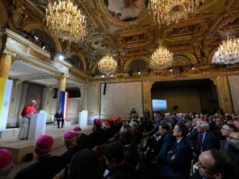 El costo del viaje papal ponía en aprietos a la Iglesia de Francia