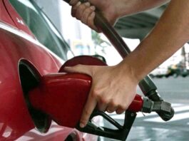 La venta de combustibles volvió a caer en agosto
