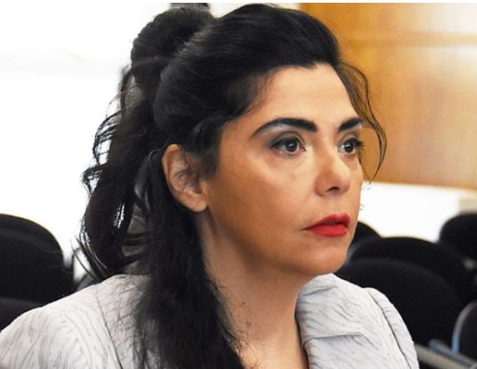 La jueza que había sido acusada de besar a un preso dispuso que los detenidos en una comisaría tengan más horas de recreo