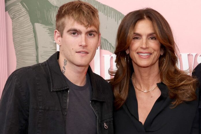 Cindy Crawford está “desconsolada” por la muerte de su hijo
