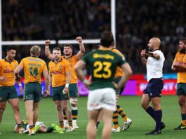 Australia resistió con once jugadores y se quedó con un triunfo electrizante ante Sudáfrica