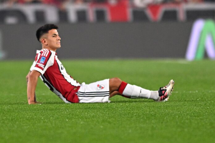 Se confirmó la lesión de Thiago Almada: sufrió un desgarro en el partido ante Huracán