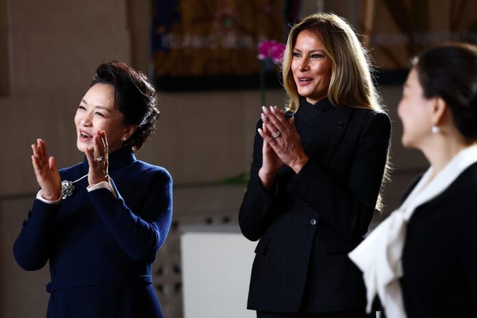 Peng Liyuan, la primera dama de China que sorprendió en EE.UU. con su estilo y su inglés