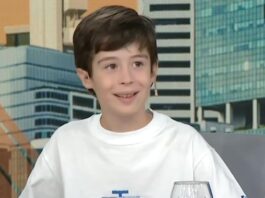 Tiene 9 años, es fan de los autos y de Colapinto, y tiene el coeficiente intelectual más alto del país
