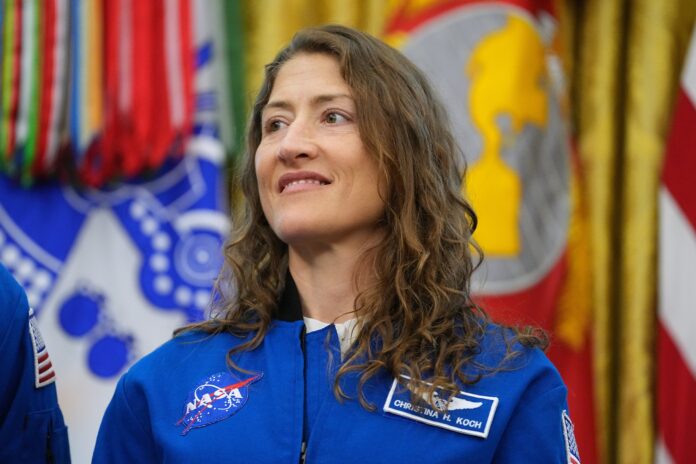 Christina Koch, astronauta de Artemis II y única mujer a bordo: “No hay nada que te prepare para la sensación de ver tu planeta iluminado”