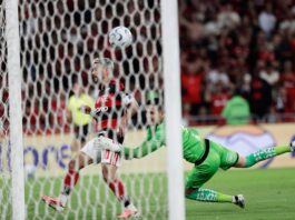 Flamengo pasó a semifinales de la Libertadores con sufrimiento y una “asistencia” de Agustín Rossi