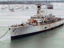 Fue el primer barco de Europa, navegó hasta principios de los años 90, pero en 2004 decidieron hundirlo intencionalmente por una razón en particular