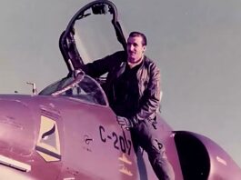 Murió Carlos Rinke, una leyenda de la aviación argentina, un piloto que golpeó duro a la flota británica en la Guerra de Malvinas