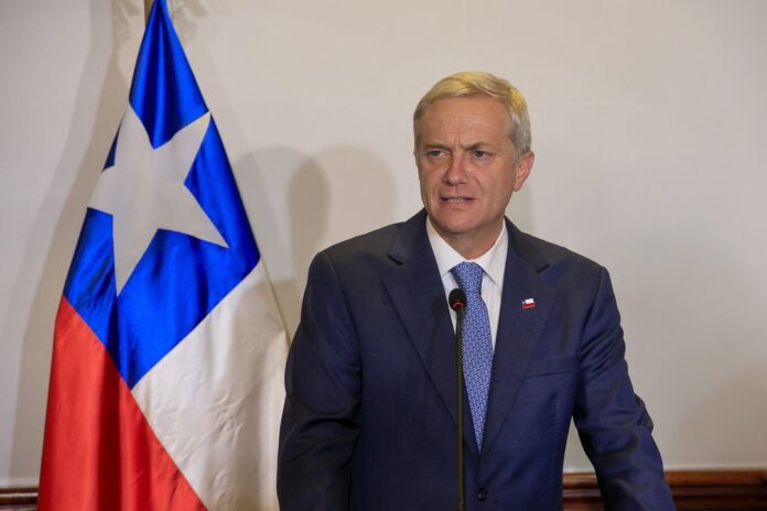 Kast da marcha atrás en su reforma de seguridad ante el escaso apoyo en Chile