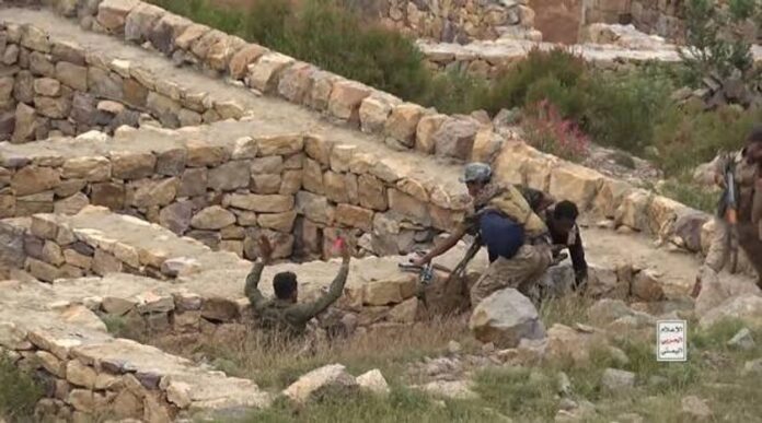 Ataque con misiles deja al menos 53 muertos y más de 200 heridos en campamento militar en Yemen